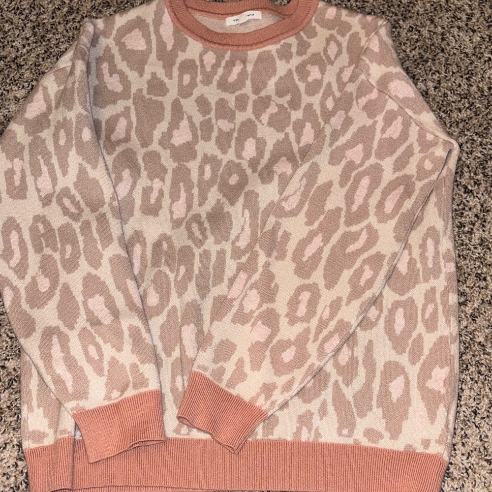 Tea n Rose Leopard Print Sweater in Pink and Cream